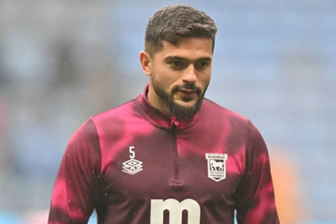 تحت أنظار سام مرسي.. إيبسويتش تاون يسحق كوفنتري في كأس الاتحاد الإنجليزي